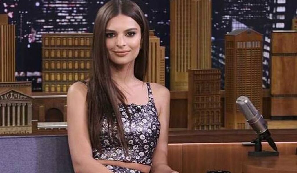 Emily Ratajkowski